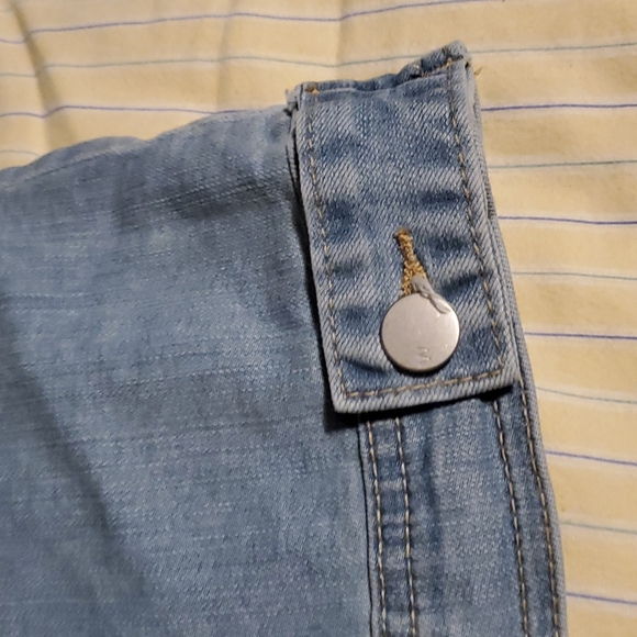 Light wash Denim Short Sleeve Jacket - Picture 12 of 14